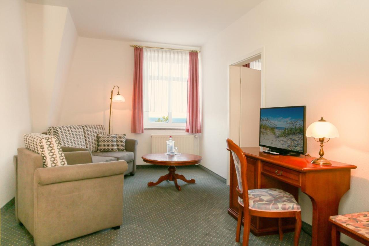 Hotel Esplanade Garni Kuehlungsborn Exterior photo
